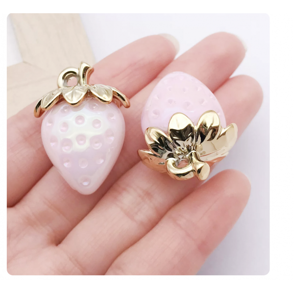 2pcs/pack  31x23mm resin strawberry solid pink TB--1053595410825-21812